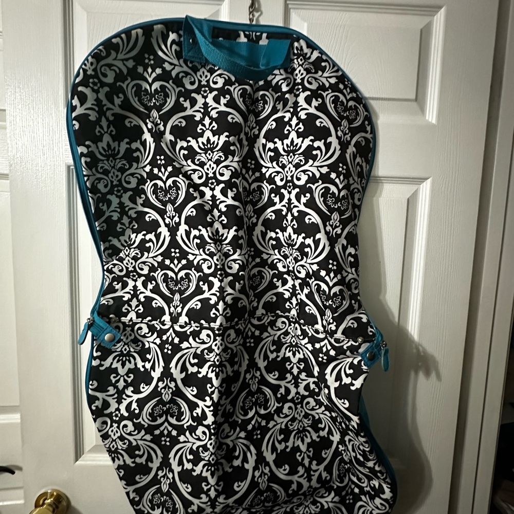 Black and White Damask Garment Bag